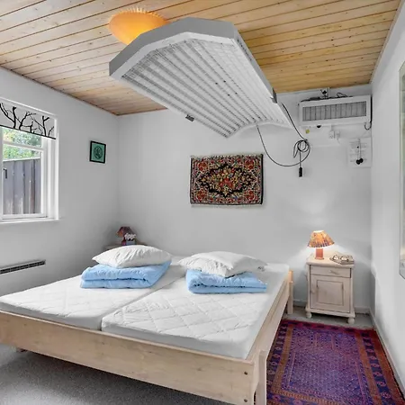 Amazing Home In Vaeggerlose With Sauna Væggerløse