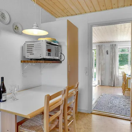 Amazing Home In Vaeggerlose With Sauna