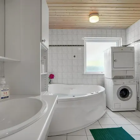 Amazing Home In Vaeggerlose With Sauna Prázdninový dům *