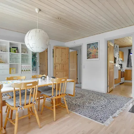 Amazing Home In Vaeggerlose With Sauna Prázdninový dům Væggerløse