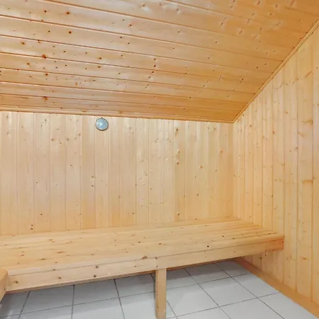 Amazing Home In Vaeggerlose With Sauna Prázdninový dům Væggerløse
